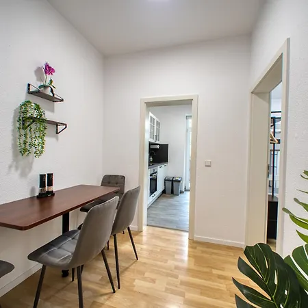 Dresdenstay Loebtau 3 Schlafzimmer Kamin Balkon Ps4 Apartment *